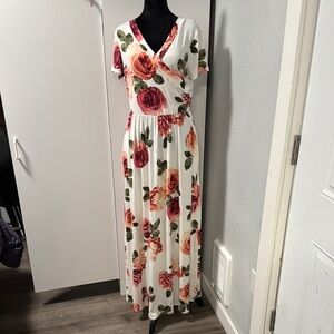 Reborn J Floral Maxi Dress in Cream and Red